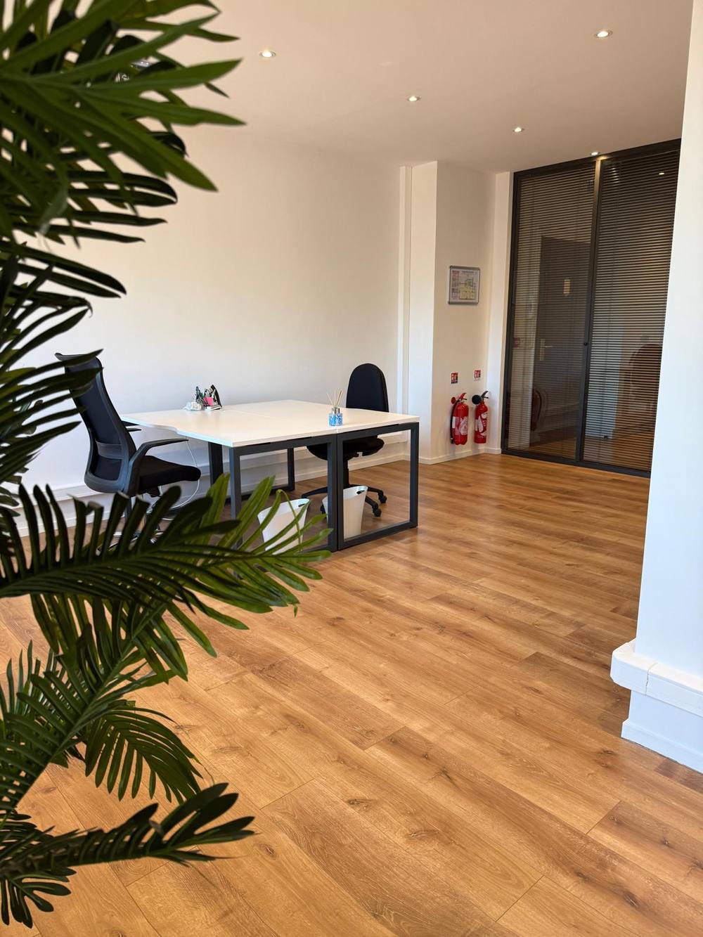 Bureau privé lumineux