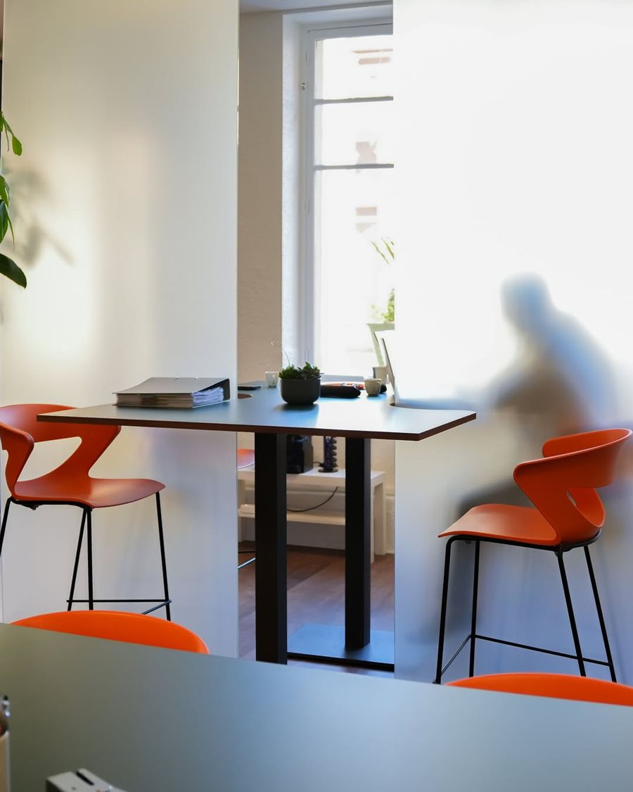 Table de réunion dans l’open space
